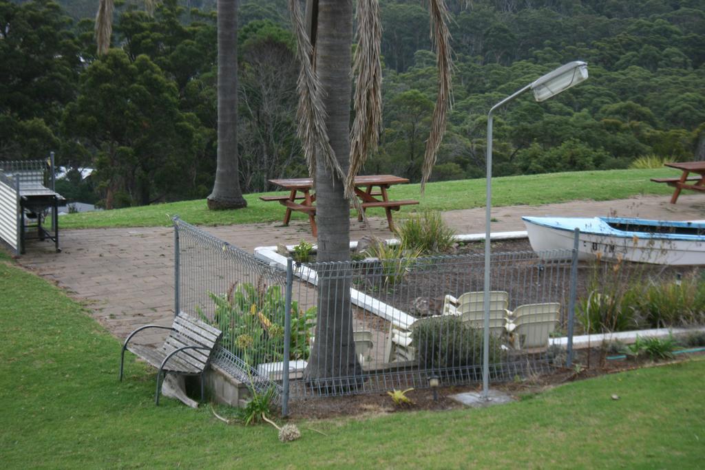 Norfolk Pines Motel Merimbula Bagian luar foto